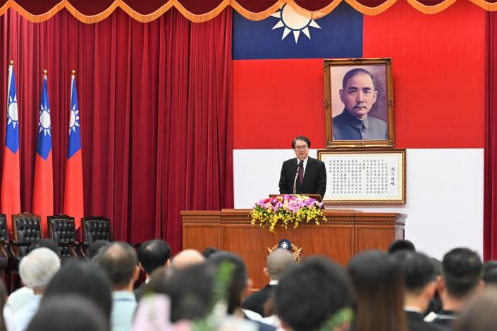 林右昌部長表揚23名模範公務人員-10，共10張.jpg