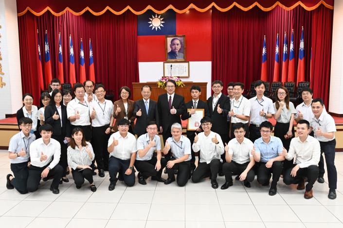 林右昌部長表揚23名模範公務人員-2，共10張.jpg