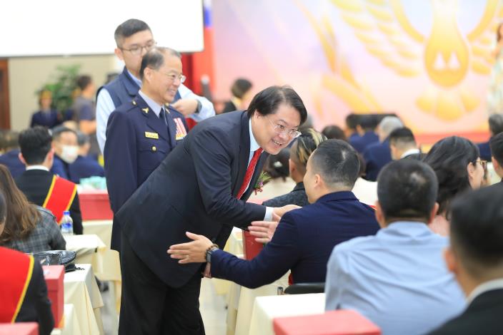 林右昌部長出席112年國家警光獎頒獎典禮