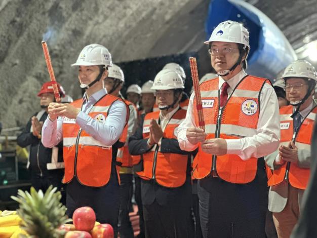 林右昌部長出席「國家生技研究園區聯外道路工程」隧道貫通祝禱祈福典禮