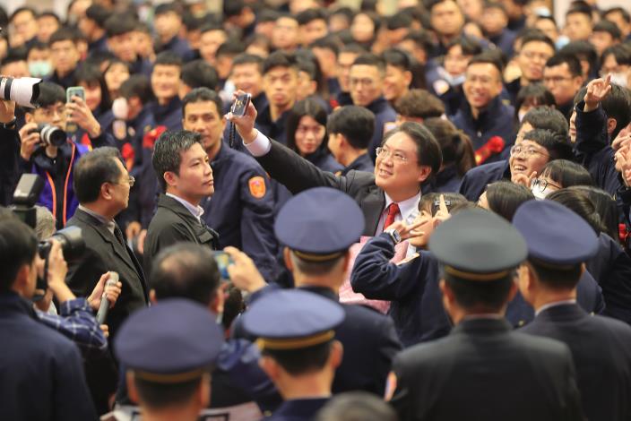 林右昌部長出席警專111年特考班結業典禮 