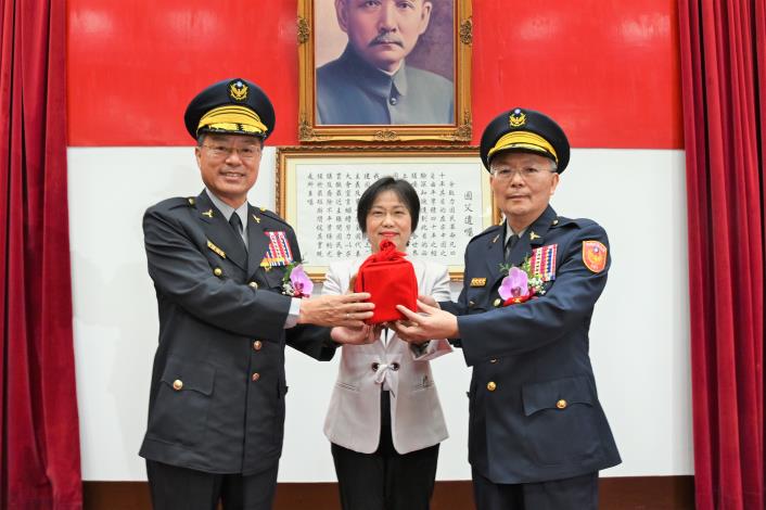 劉世芳部長出席主持 警政署卸、新任署長交接典禮-2