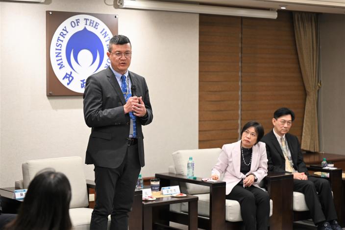 劉世芳部長率馬士元、董建宏政務次長和吳堂安常務次長等與媒體茶敘-2