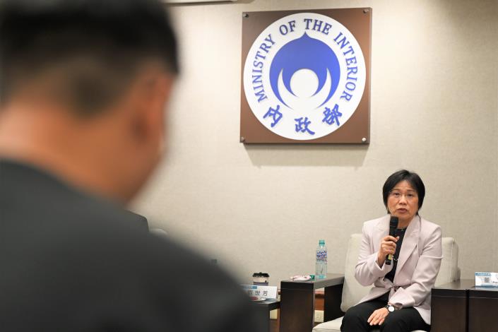 劉世芳部長率馬士元、董建宏政務次長和吳堂安常務次長等與媒體茶敘-4