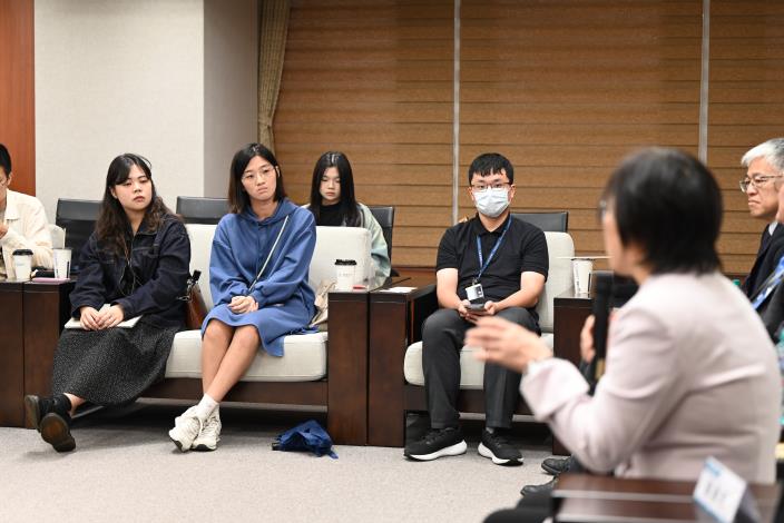 劉世芳部長率馬士元、董建宏政務次長和吳堂安常務次長等與媒體茶敘-7