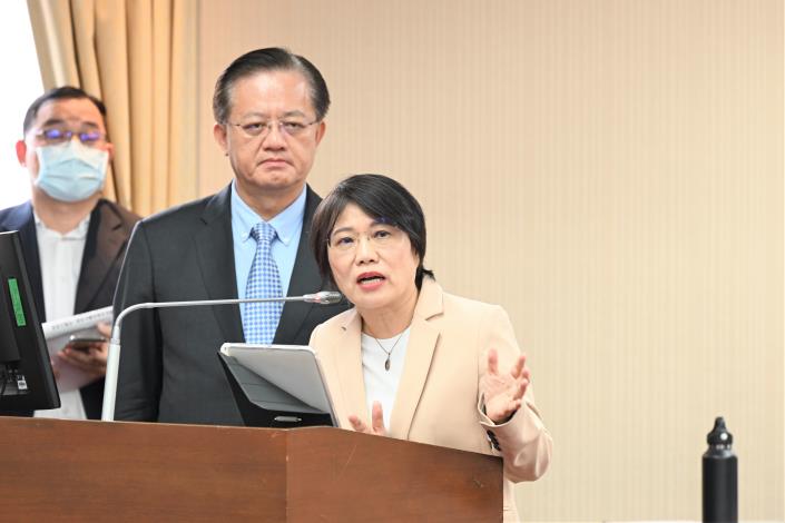 劉世芳部長出席立法院內政委員會業務報告概況及備詢-5