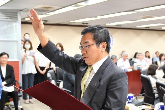 劉世芳部長主持新任民政司長宣誓典禮-2