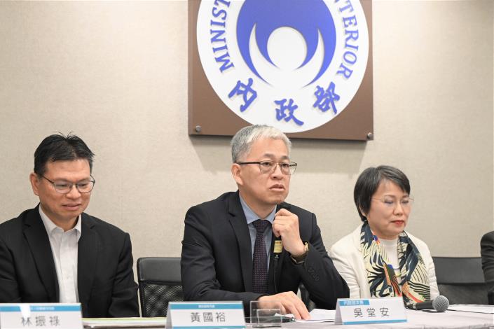 劉世芳部長主持 內政部114年第14次部務會報 會後記者會