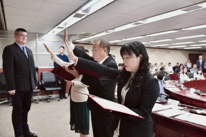 馬政務次長主持新任 綜合規劃司 宗教及禮制司 合作及人民團體司 三位司長 宣誓典禮