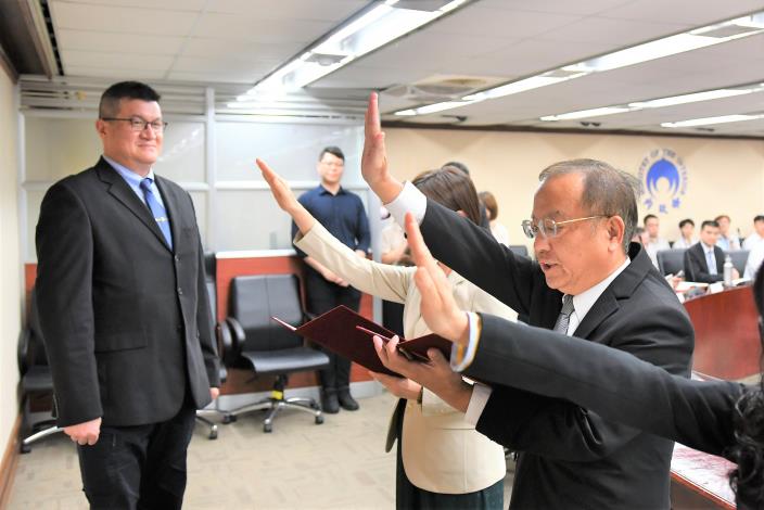 馬政務次長主持新任 綜合規劃司 宗教及禮制司 合作及人民團體司 三位司長 宣誓典禮