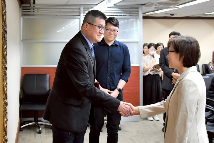 馬政務次長主持新任 綜合規劃司 宗教及禮制司 合作及人民團體司 三位司長 宣誓典禮
