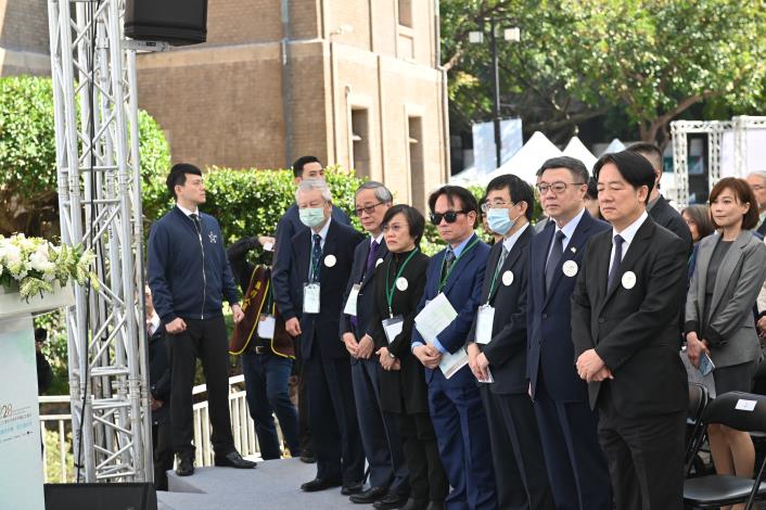 全體默思-向二二八事件英靈致敬