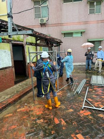 本部同仁及協力廠商協助臺南市佳里區子龍五街災屋修繕紀錄