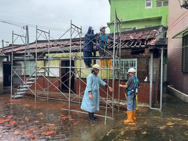 本部同仁及協力廠商協助臺南市佳里區子龍五街災屋修繕紀錄