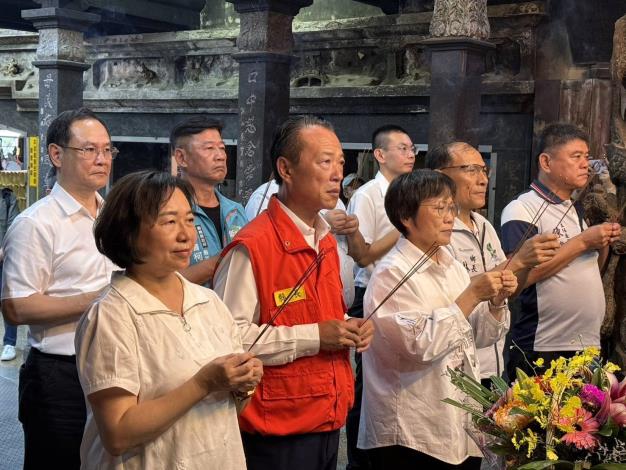 本部部長劉世芳拜會笨港口港口宮 感謝廟方為災民祈福善舉