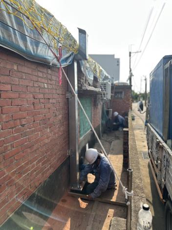 廠商至臺南佳里番子寮弱勢戶施工4