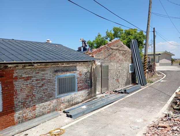 中工分署同仁率廠商至嘉義東石協助家園復建3