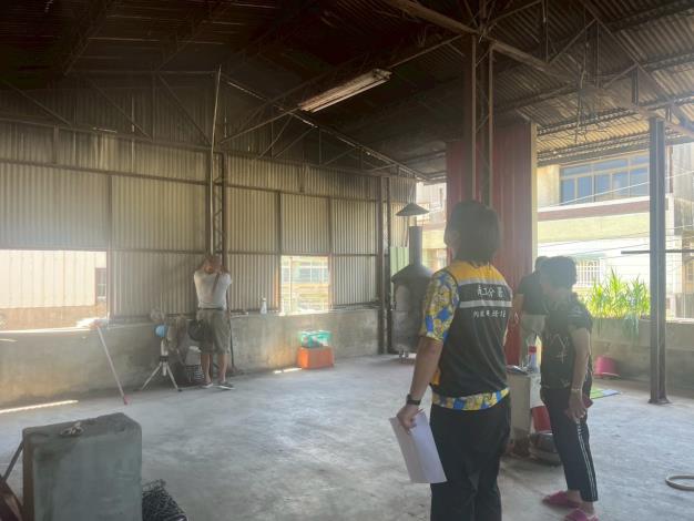 南工分署同仁率廠商至臺南佳里協助家園復建現勘1