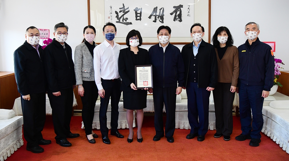 台灣警雁關懷協會代表與警大同仁合影
