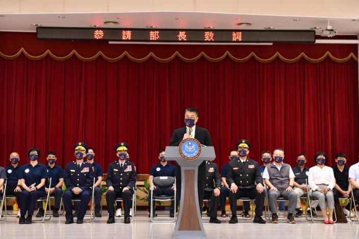 徐部長國勇出席警政署舉辦2022年第19屆世界警察消防運動會代表團授旗典禮