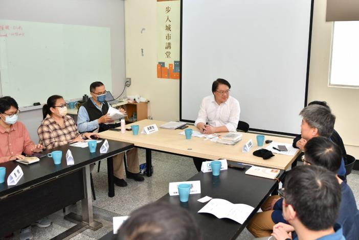 林右昌部長與民間團體討論社會住宅議題