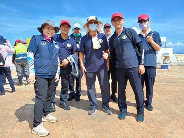 淨灘活動於臺中港環港北路海角明珠廣場、北淤沙區舉行。