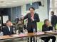 01.內政部長林右昌(中)、國土管理署副署長徐燕興(右)、苗栗縣長鍾東錦(左)現場聽取簡報