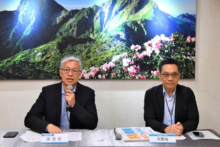 吳常次主持部務會報會後記者會2
