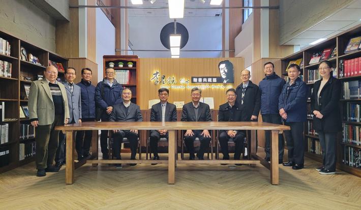海巡署測考中心人員與警大同仁合影