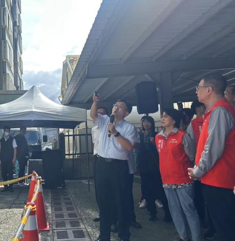 現地視察即將進行耐震補強之社區並聽取補強規劃說明