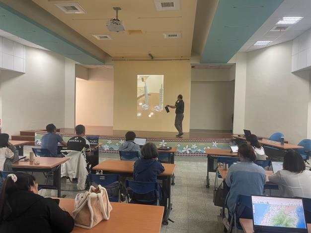 體驗3D建物模型AR互動圖卡