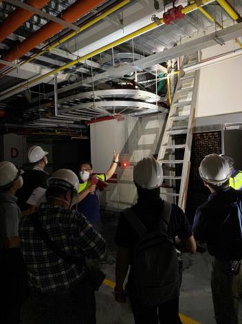 災調會委員現場勘查事故現場02