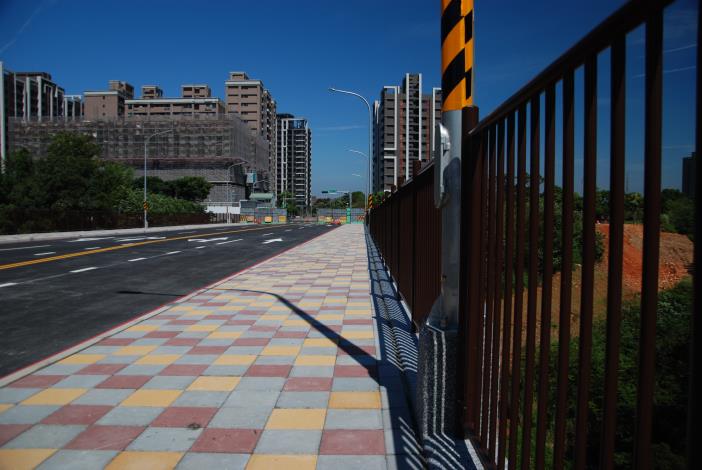 機場捷運A7站聯外道路-牛角坡橋完工-2