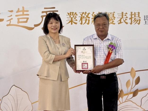 屏東縣枋山鄉公所羅金良鄉長受獎