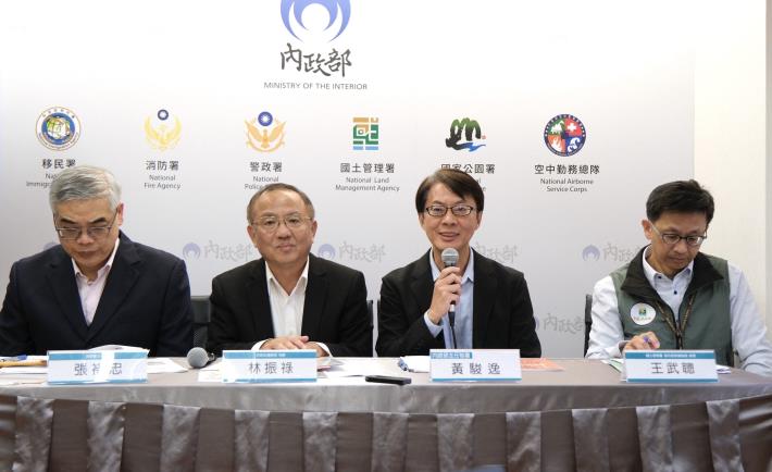 部務會報會後記者會照片-1