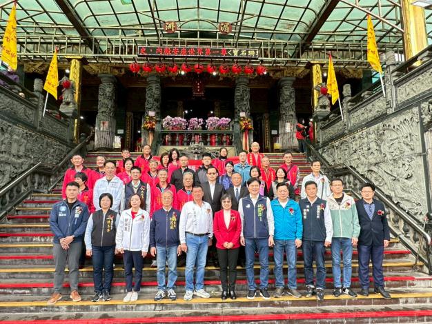 內政部出席南方澳進安宮舉辦的「寶石珊瑚媽祖鳳冠復華」儀典-大合照