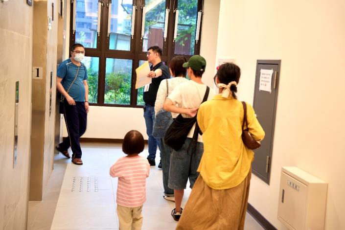 2.已有婚育家庭陸續住進中央社宅迎接新年