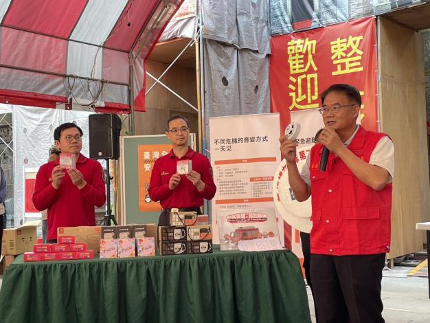 圖四：臺南市消防局丁春能副局長宣導防災及防火觀念