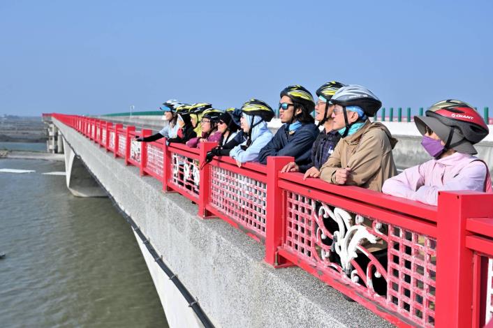 由台61線賞七股潟湖美景.JPG