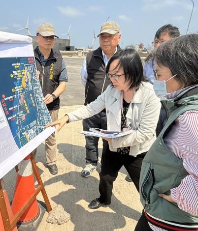 內政部長劉世芳今(22)日視察彰濱產業園區實地了解中部地區土石方暫置場辦理進度_0