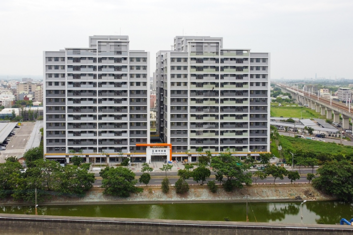 臺南市「新市安居」建築外觀。