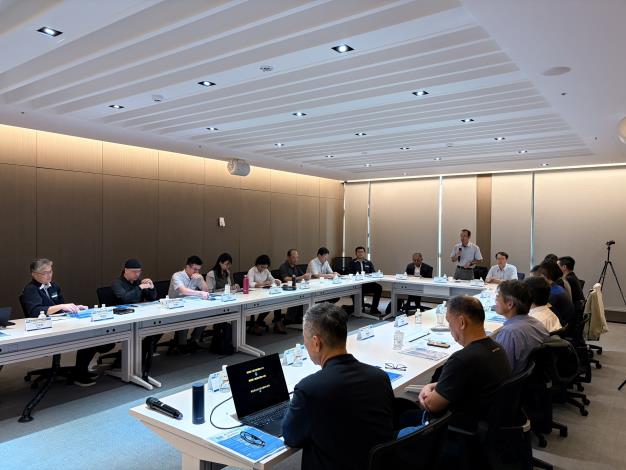 蔡簡任技正季欣與出席人員熱烈討論