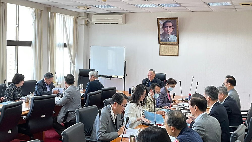Exchange of views on university affairs development of CPU.