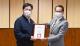 CPU president Chen Che-Wen received the certificate of merit “First place in the Academic Dissertation Communication Award” awarded by NCL from the Chief of Library