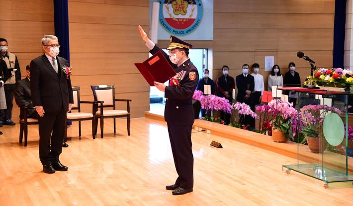 Yang Yuan-ming, was sworn in as the incoming president of Central Police University
