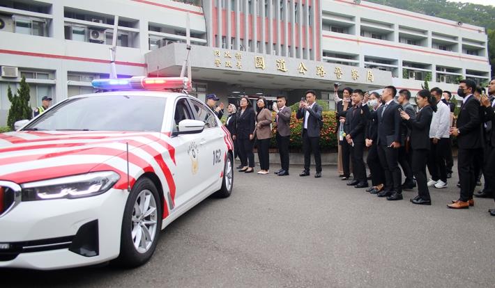 A group of international students interested in law enforcement recently toured the National Highway Police Bureau, delving into Taiwan's unique approach to high-speed traffic control
