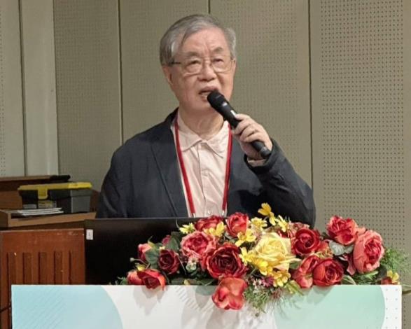 Fig 3 Professor Cheng-Hsiung Chen giving his presentation
