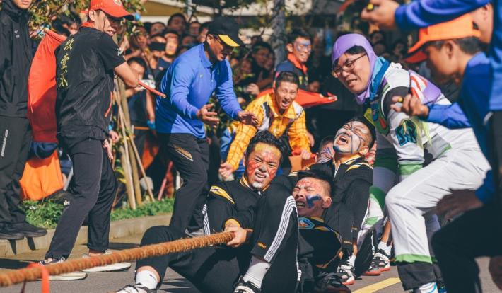 Tug-of-War Competition Fostering Team Spirit