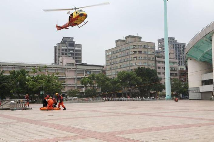 模擬新北市烏來山區民眾山難受困