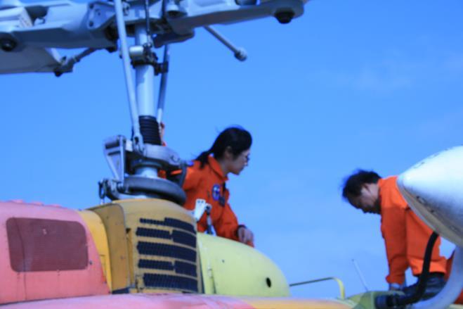 嚴聿沛接受直升機飛行訓練-3.JPG